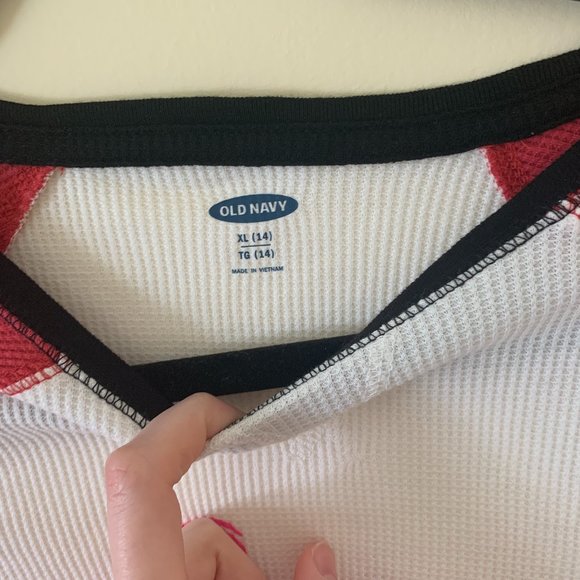 ❤️Old Navy Graphic Tee❤️ - Picture 4 of 4
